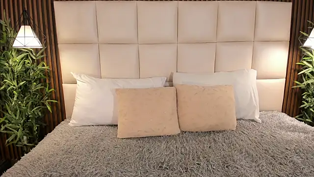 Snapshot of MelanieHillss chatting on 12, 3, 2026 MelanieHillss online show from 12, 3, 2026