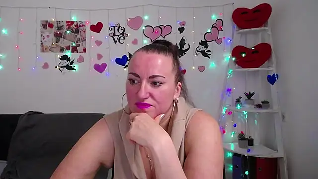 DianaMGG online show from 6, 3, 2025