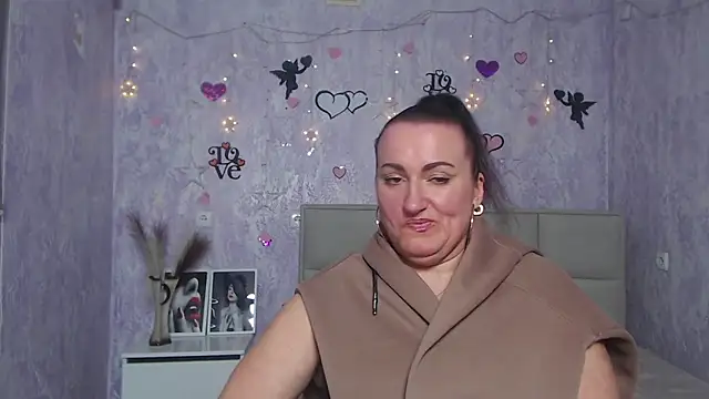 DianaMGG online show from 9, 3, 2025