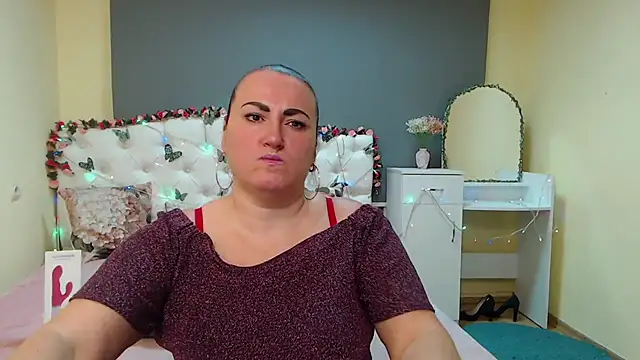 DianaMGG online show from 6, 3, 2026