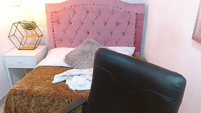 camilah tk online show from 5, 11, 2025