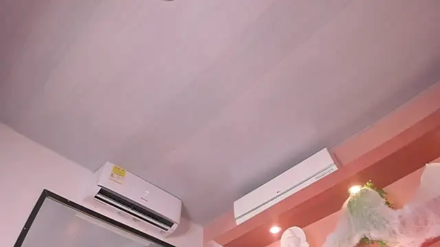 Snapshot of SofiaBennett_ chatting on 4, 11, 2025 SofiaBennett online show from 4, 11, 2025