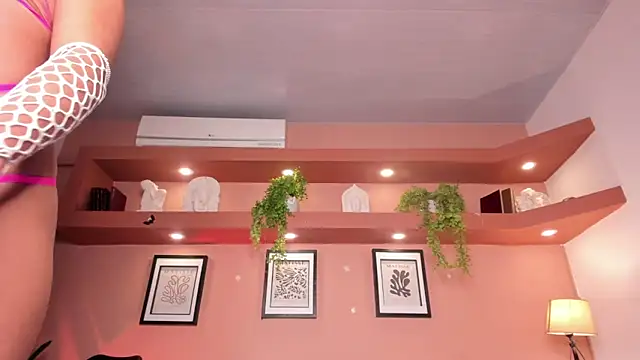 Snapshot of SofiaBennett_ chatting on 20, 11, 2025 SofiaBennett online show from 20, 11, 2025