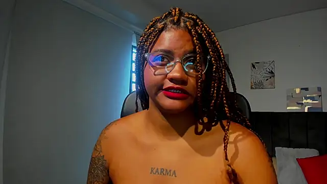 Snapshot of ZahraRose chatting on 14, 3, 2025 ZahraRose online show from 14, 3, 2025