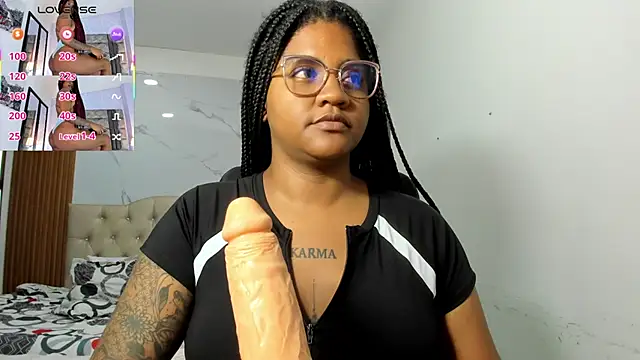 Snapshot of ZahraRose chatting on 1, 6, 2026 ZahraRose online show from 1, 6, 2026