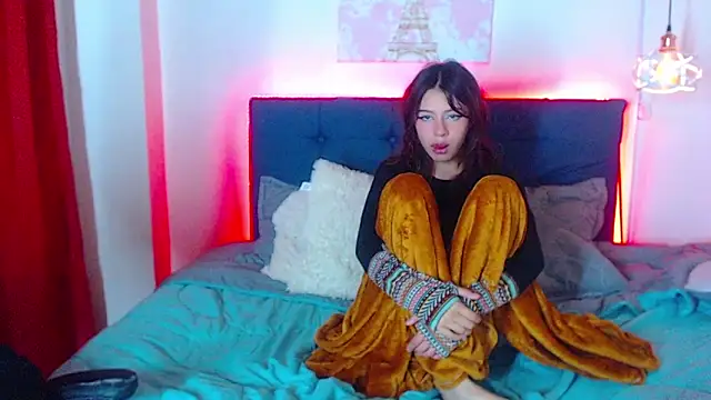 fyreandfox  online show from 6, 3, 2025