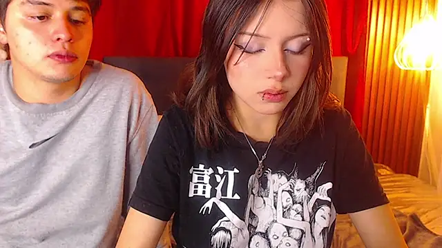 fyreandfox  online show from 8, 9, 2025