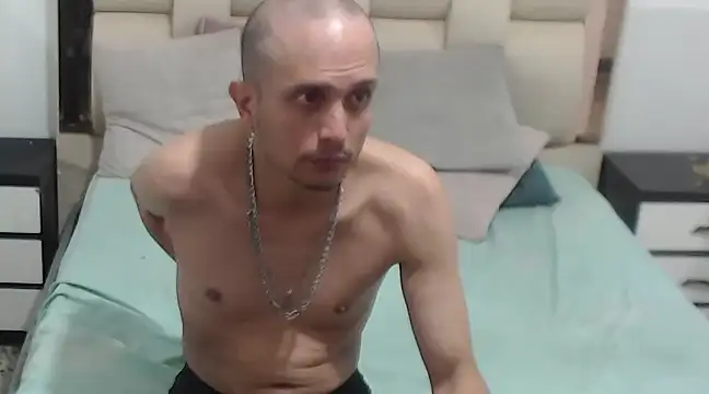 JhonTorres018 online show from 14, 2, 2025