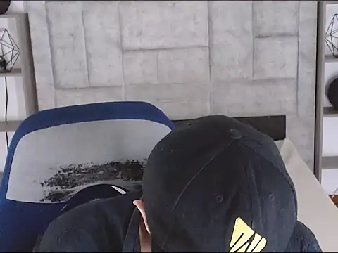 JhonTorres018 online show from 5, 3, 2026