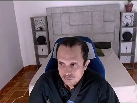 JhonTorres018 online show from 7, 3, 2026