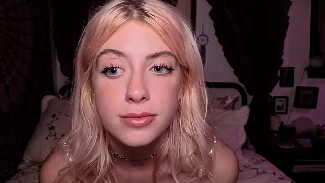 Snapshot of sinfulblonde1 chatting on 9, 5, 2026 sinfulblonde1 online show from 9, 5, 2026