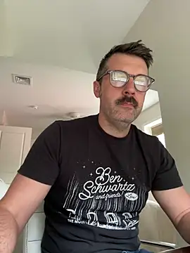 plaintreebull online show from 24, 4, 2026