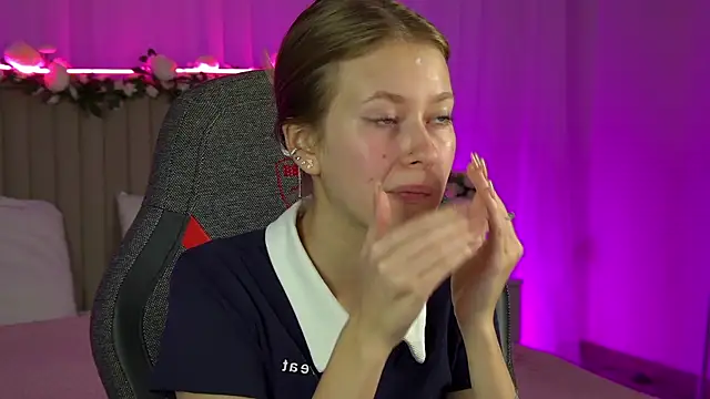 EveMundie online show from 9, 9, 2025