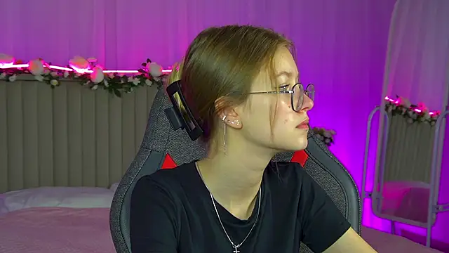 EveMundie online show from 10, 9, 2025