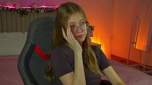 EveMundie online show from 18, 9, 2025