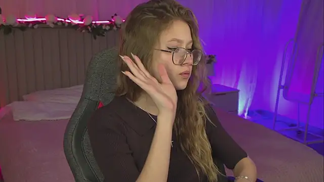 EveMundie online show from 14, 11, 2025