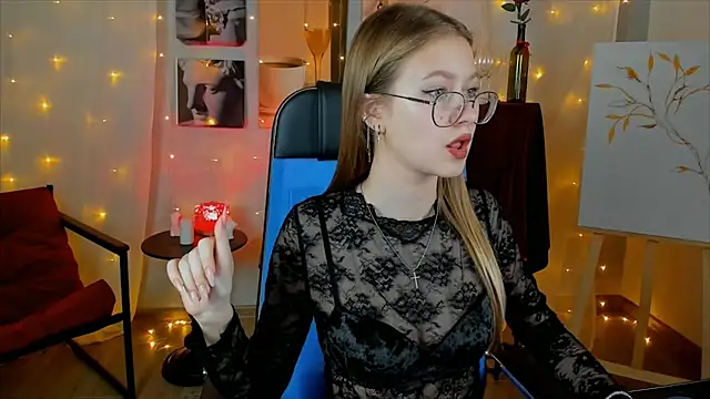 EveMundie online show from 2, 12, 2025