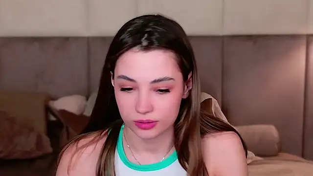 Snapshot of Alice_Deleon chatting on 2, 3, 2025 Alice Deleon online show from 2, 3, 2025