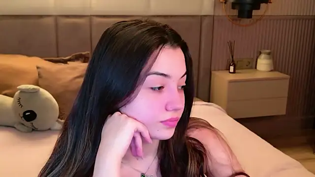 Snapshot of Alice_Deleon chatting on 16, 11, 2025 Alice Deleon online show from 16, 11, 2025