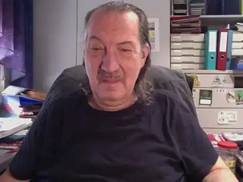 HMStraps01 online show from 17, 1, 2025