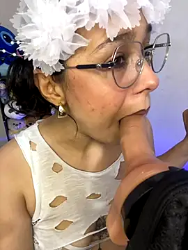 Snapshot of Emma_Winslow chatting on 22, 11, 2025 Emma Winslow online show from 22, 11, 2025