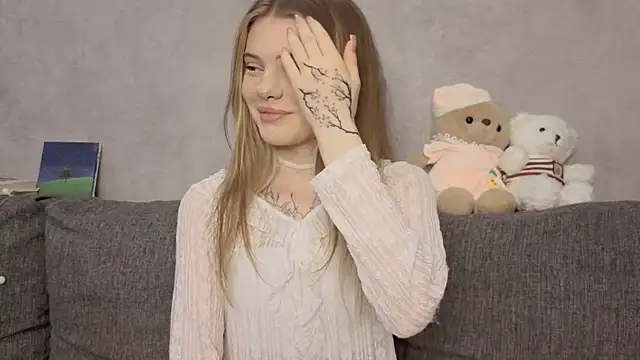 CarolinePepper online show from 4, 7, 2026