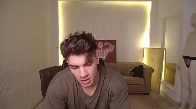 MaxKaiden online show from 5, 3, 2025