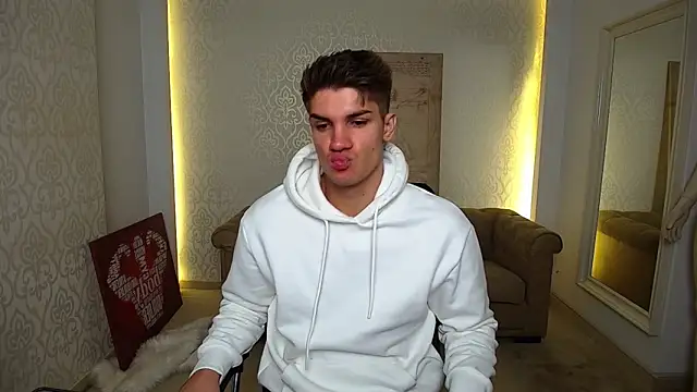 MaxKaiden online show from 30, 9, 2025