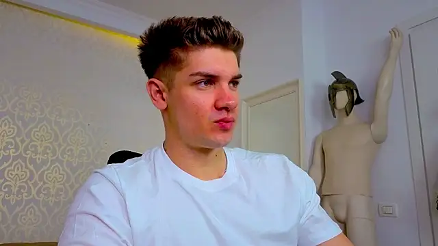 MaxKaiden online show from 22, 4, 2026