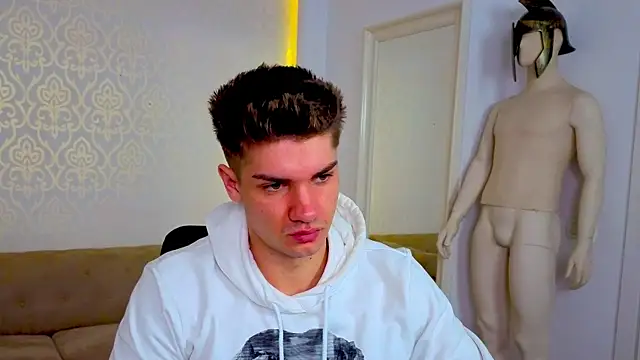 MaxKaiden online show from 23, 4, 2026