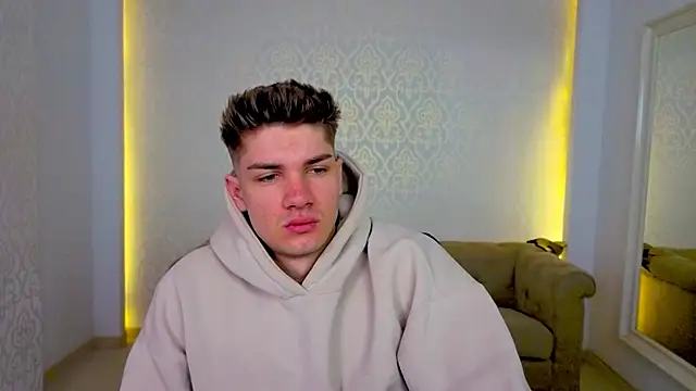 MaxKaiden online show from 25, 4, 2026