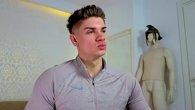 MaxKaiden online show from 28, 4, 2026