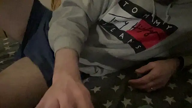 larsfrommars1992 online show from 20, 2, 2025