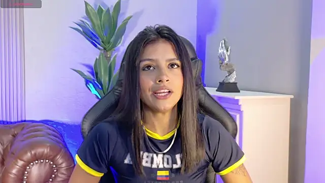 Snapshot of katia_foxxx_ chatting on 7, 7, 2026 katia foxxx online show from 7, 7, 2026