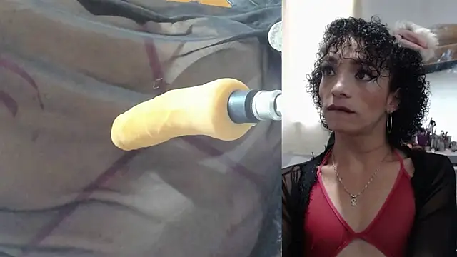 Snapshot of afroditacute15 chatting on 19, 12, 2025 afroditacute15 online show from 19, 12, 2025