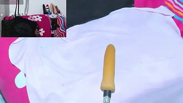 Snapshot of afroditacute15 chatting on 5, 2, 2026 afroditacute15 online show from 5, 2, 2026