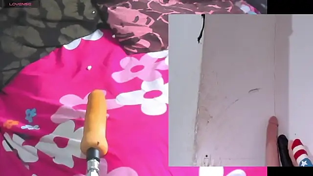 Snapshot of afroditacute15 chatting on 8, 2, 2026 afroditacute15 online show from 8, 2, 2026