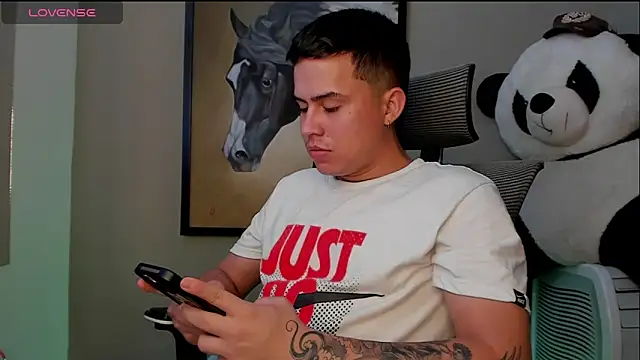 Snapshot of mattiwsmorris_ chatting on 22, 9, 2025 mattiwsmorris online show from 22, 9, 2025