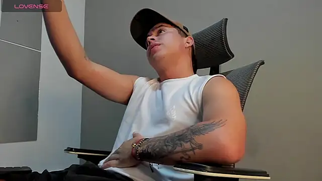 Snapshot of mattiwsmorris_ chatting on 2, 12, 2025 mattiwsmorris online show from 2, 12, 2025