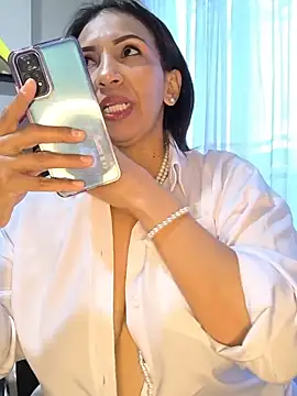 Snapshot of Mrsvictoriaaa chatting on 13, 5, 2026 Mrsvictoriaaa online show from 13, 5, 2026