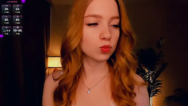 Snapshot of FloraBonde chatting on 4, 3, 2025 FloraBonde online show from 4, 3, 2025