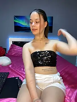 Snapshot of Siena_Amaris chatting on 8, 3, 2025 Siena Amaris online show from 8, 3, 2025