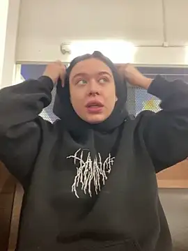 Snapshot of AlishaPrettyBlade chatting on 17, 2, 2025 AlishaPrettyBlade online show from 17, 2, 2025