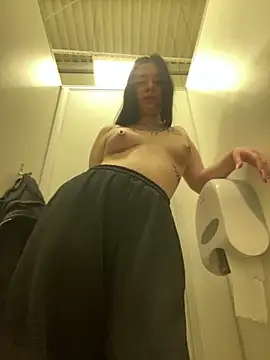 Snapshot of AlishaPrettyBlade chatting on 23, 2, 2025 AlishaPrettyBlade online show from 23, 2, 2025