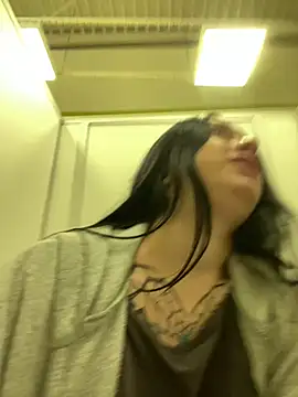 Snapshot of AlishaPrettyBlade chatting on 1, 3, 2025 AlishaPrettyBlade online show from 1, 3, 2025