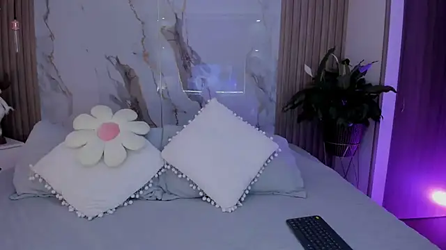 Snapshot of miss_martiina chatting on 26, 11, 2025 miss martiina online show from 26, 11, 2025