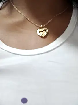 Snapshot of victoria_roussee chatting on 9, 3, 2025 victoria roussee online show from 9, 3, 2025