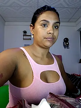 Snapshot of victoria_roussee chatting on 23, 10, 2025 victoria roussee online show from 23, 10, 2025