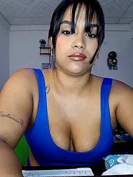 Snapshot of victoria_roussee chatting on 15, 11, 2025 victoria roussee online show from 15, 11, 2025