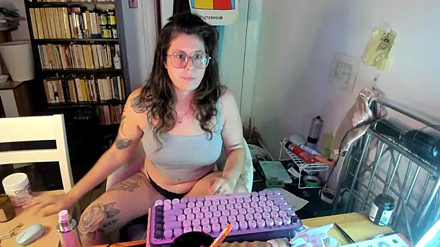 Snapshot of Rosiee69_ chatting on 13, 11, 2025 Rosiee69 online show from 13, 11, 2025